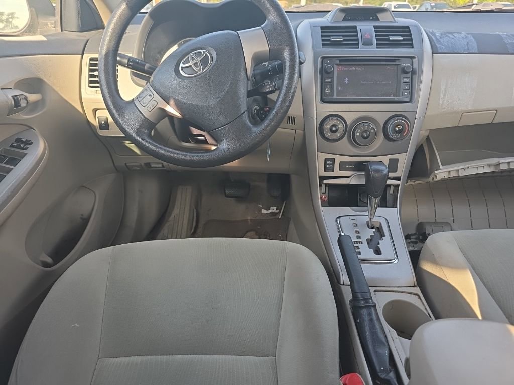 Used 2013 Toyota Corolla LE image 17