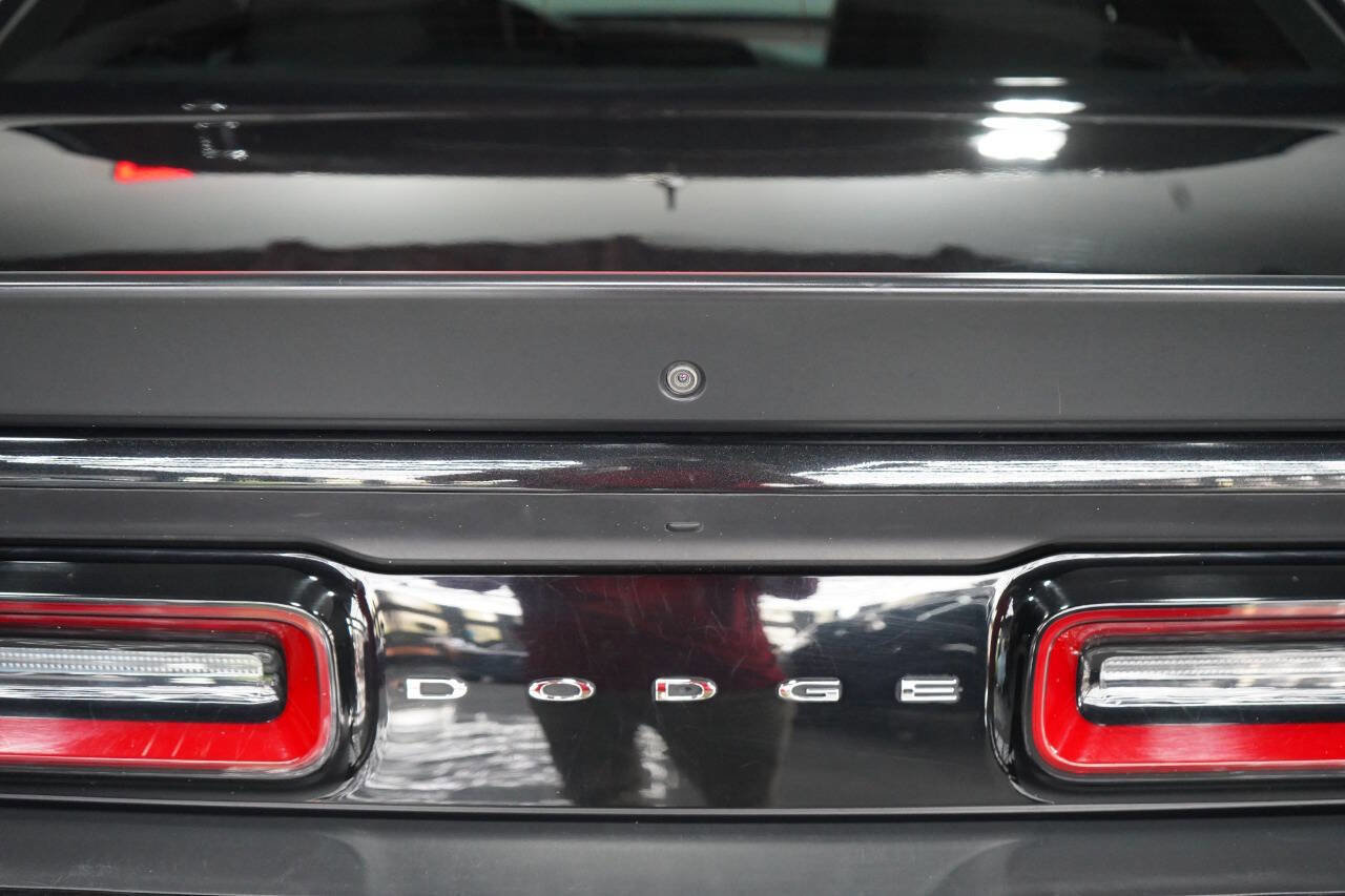 Used 2015 Dodge Challenger SRT Hellcat image 50