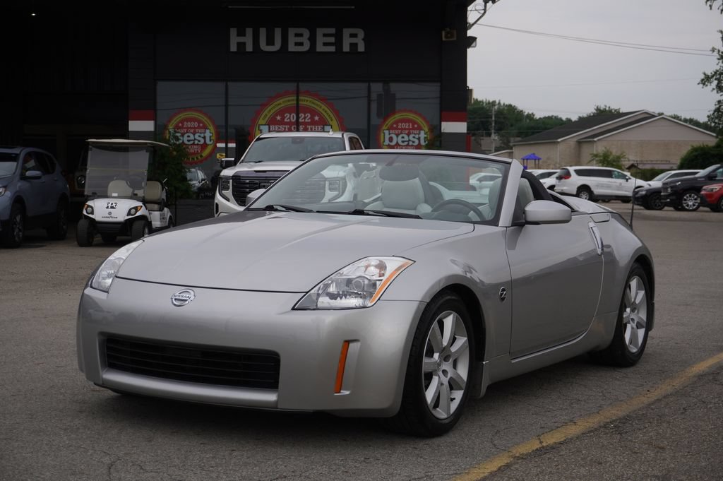 Used 2004 Nissan 350Z Enthusiast RWD image 3