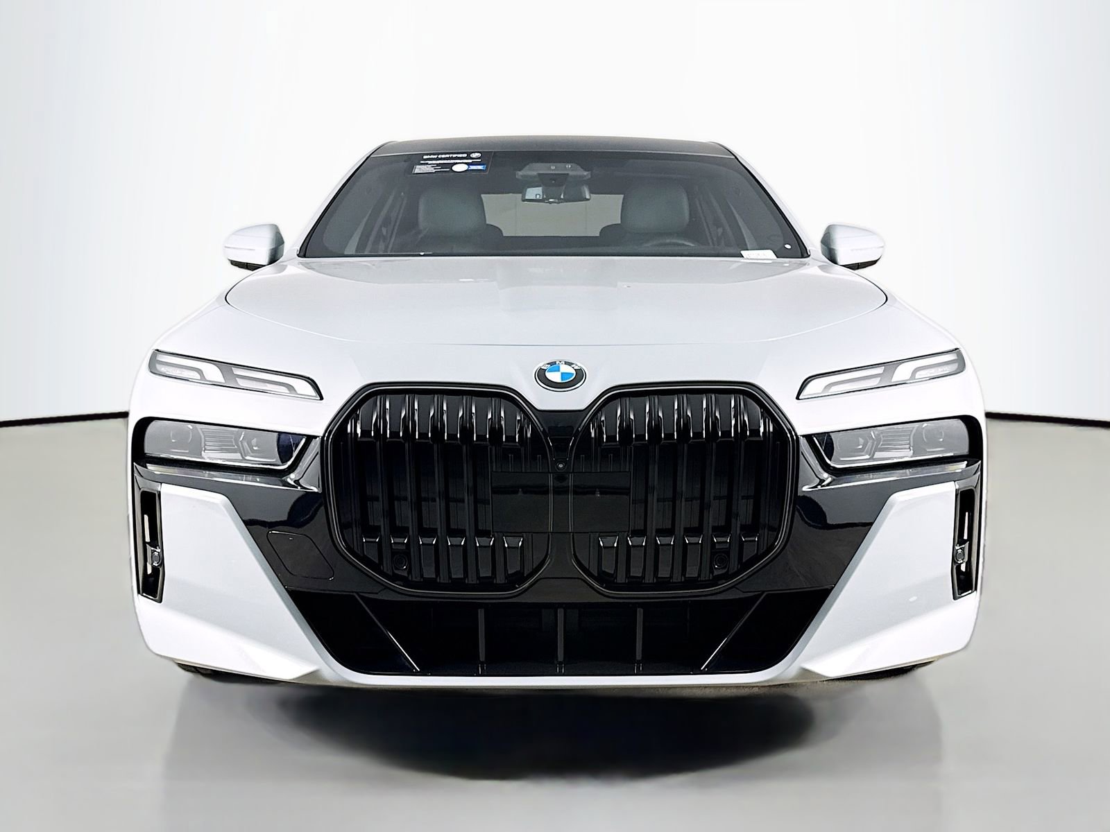 Certified 2025 BMW 740i image 2