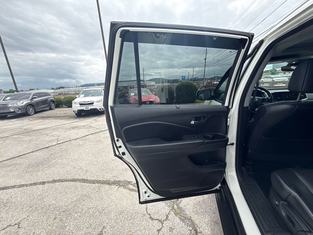 Used 2019 Honda Pilot Elite image 11