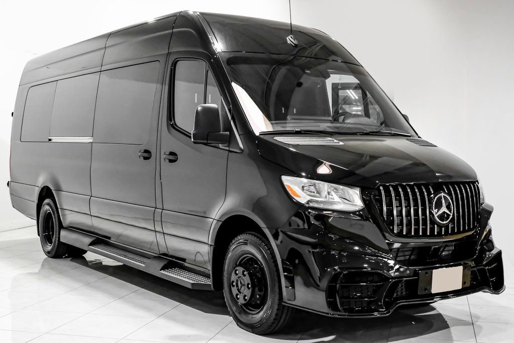 Used 2024 Mercedes-Benz Sprinter 3500 image 3