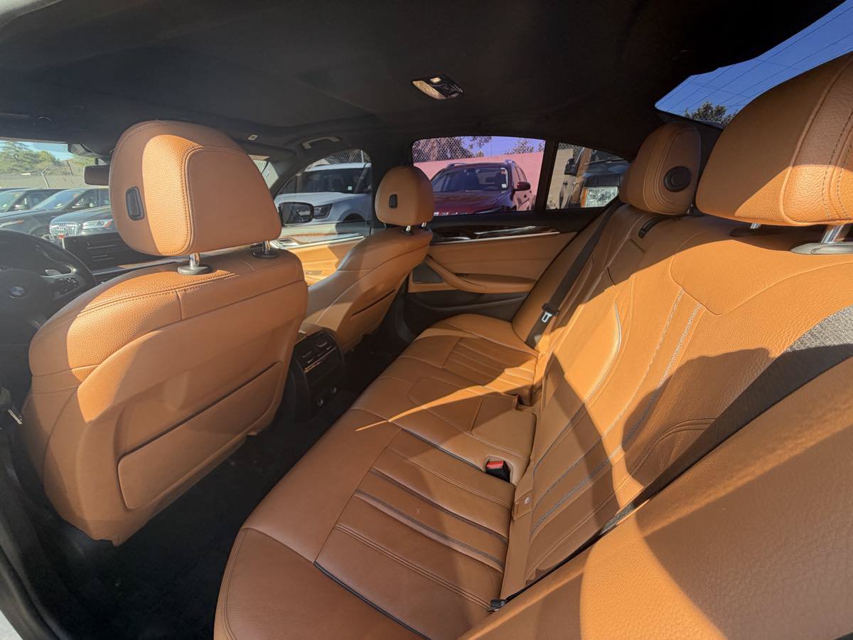 Used 2018 BMW 530e RWD image 13