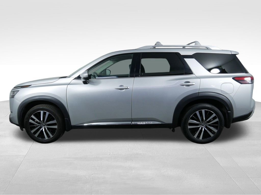 Used 2023 Nissan Pathfinder Platinum w/ Cargo Package AWD/4WD image 6