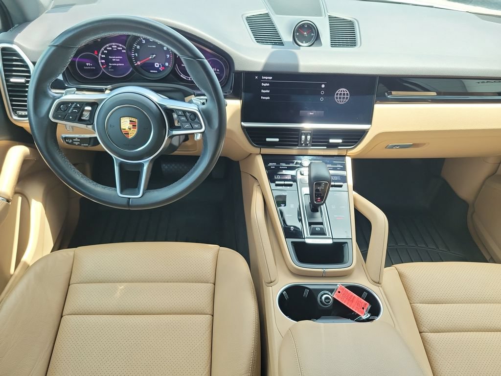 Used 2022 Porsche Cayenne AWD/4WD image 18