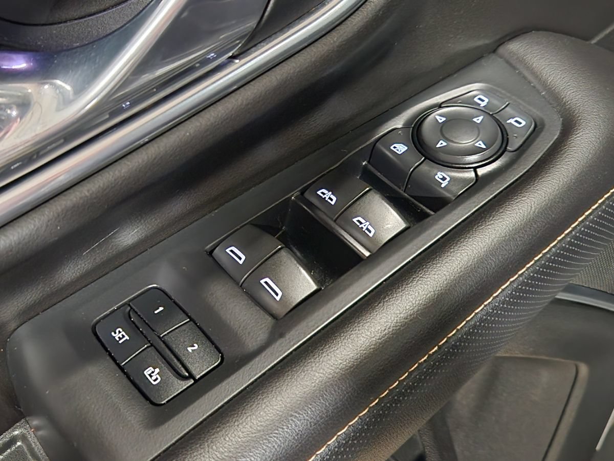 Used 2021 GMC Yukon XL AT4 w/ AT4 Premium Plus Package AWD/4WD image 43