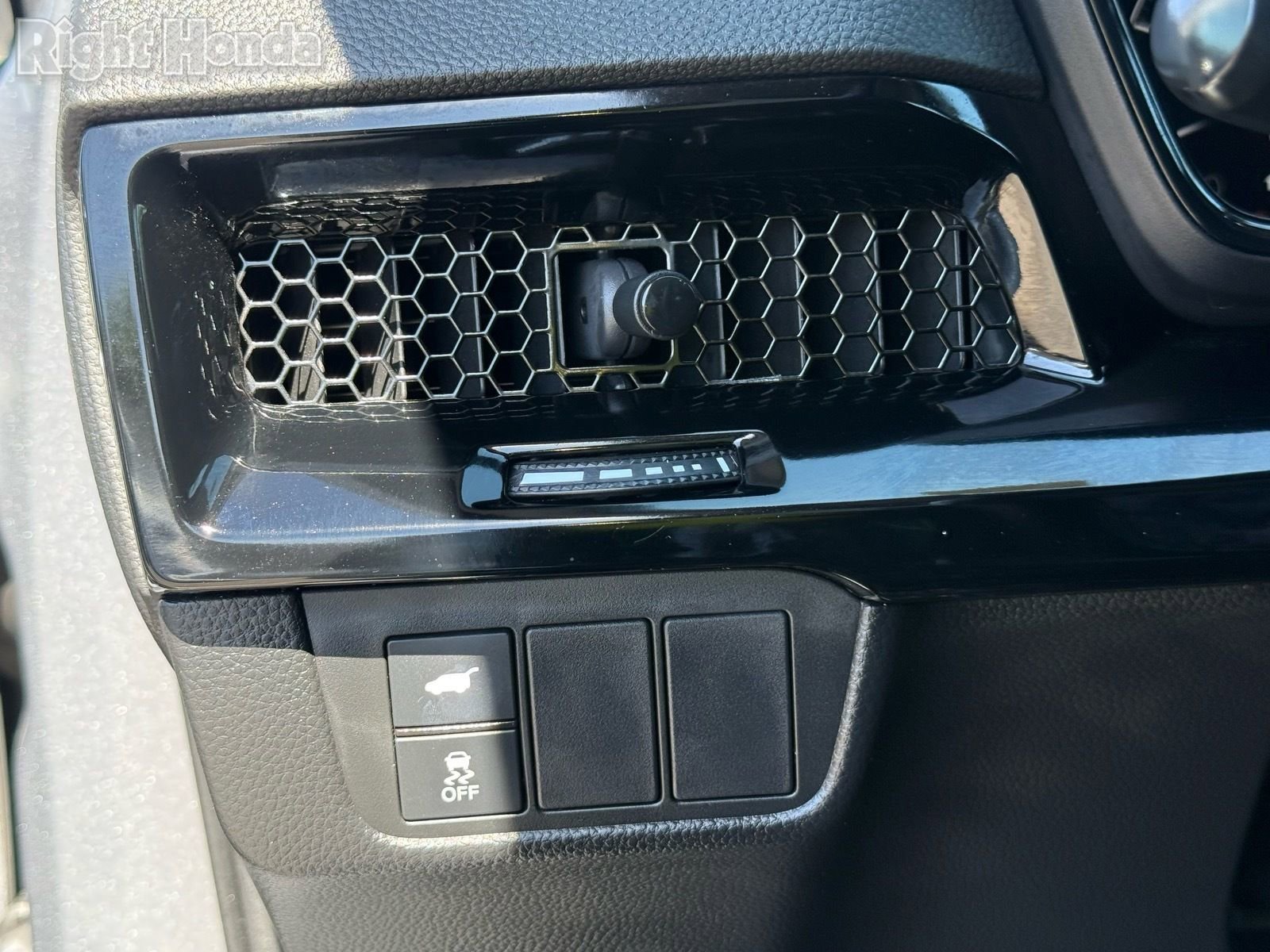 Used 2024 Honda CR-V EX-L image 16