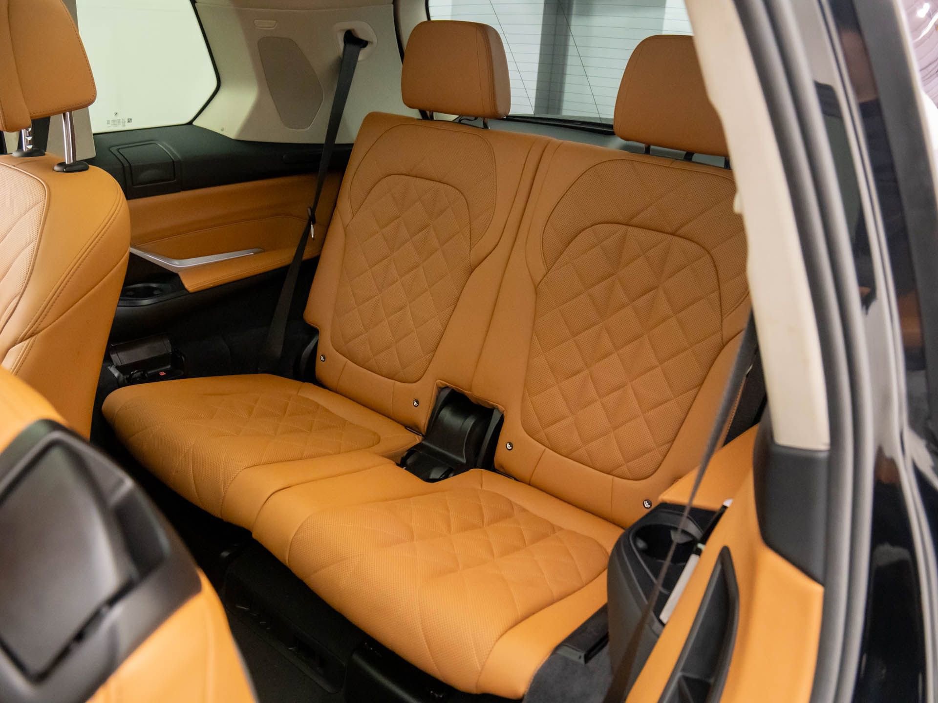 Certified 2025 BMW X7 xDrive40i w/ Premium Package image 19