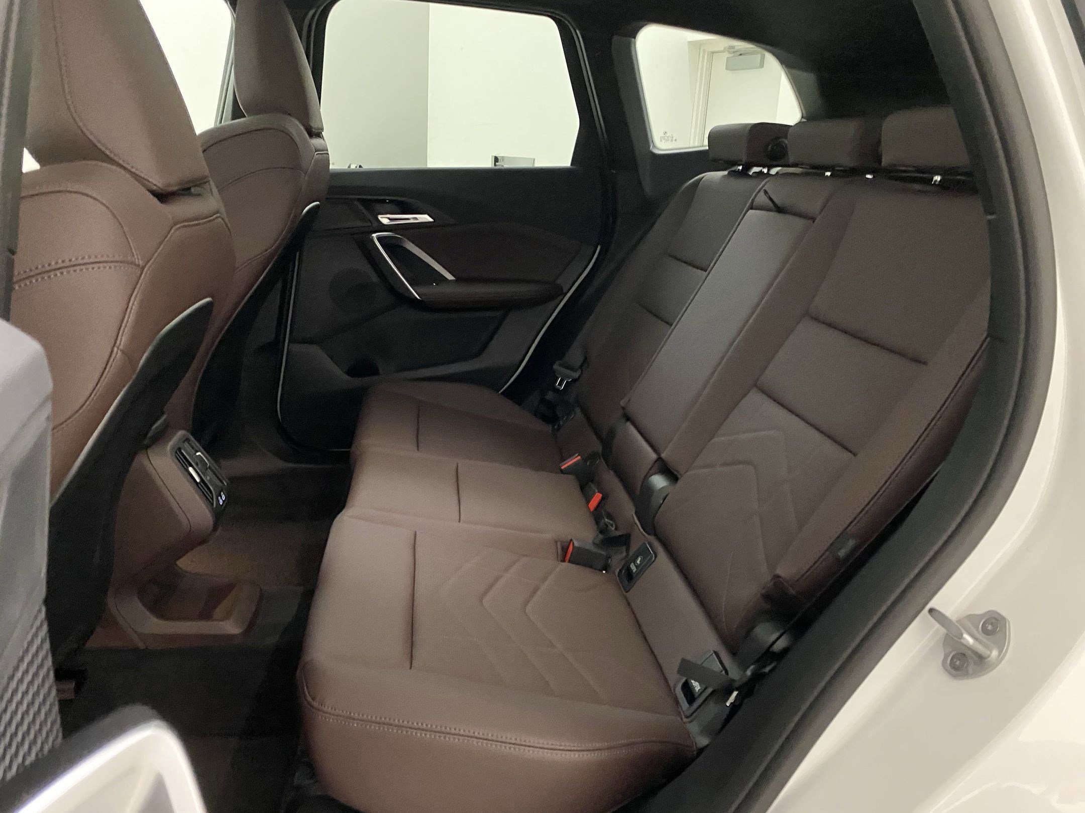 Used 2025 BMW X1 xDrive28i w/ Technology Package image 12