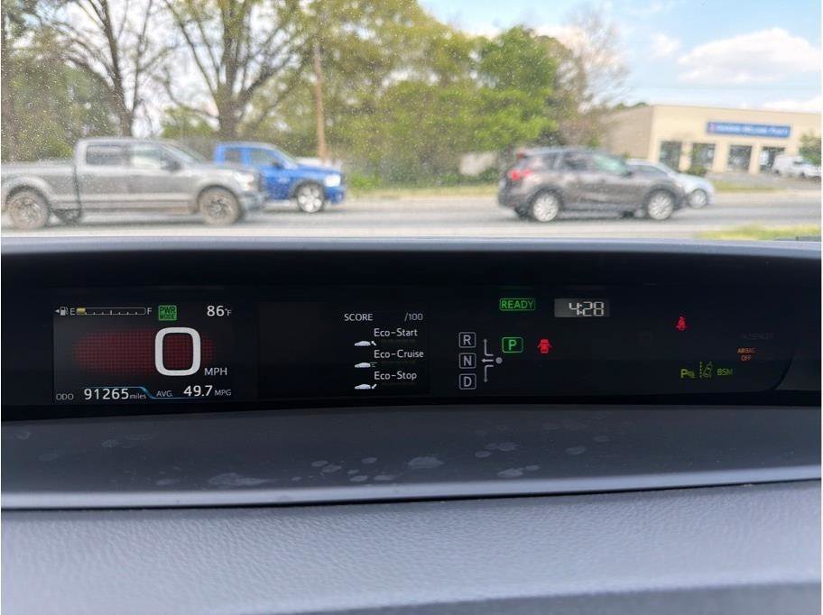 Used 2017 Toyota Prius Four Touring w/ Premium Convenience Package image 15