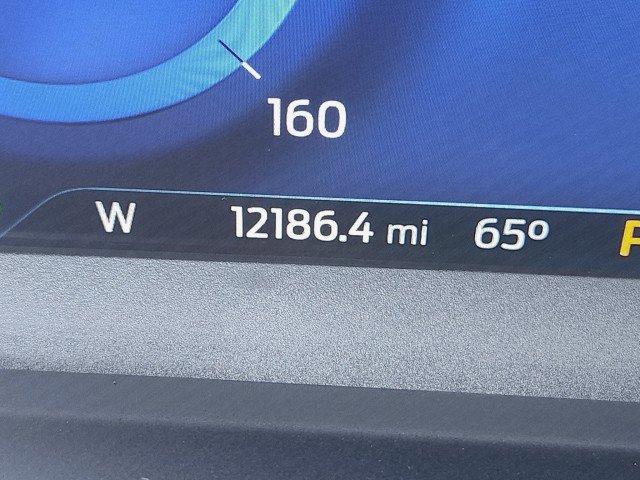 Used 2022 Ford Escape Titanium w/ Class II Trailer Tow Package image 38