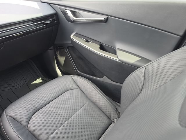 Used 2024 Kia EV6 Wind RWD image 26