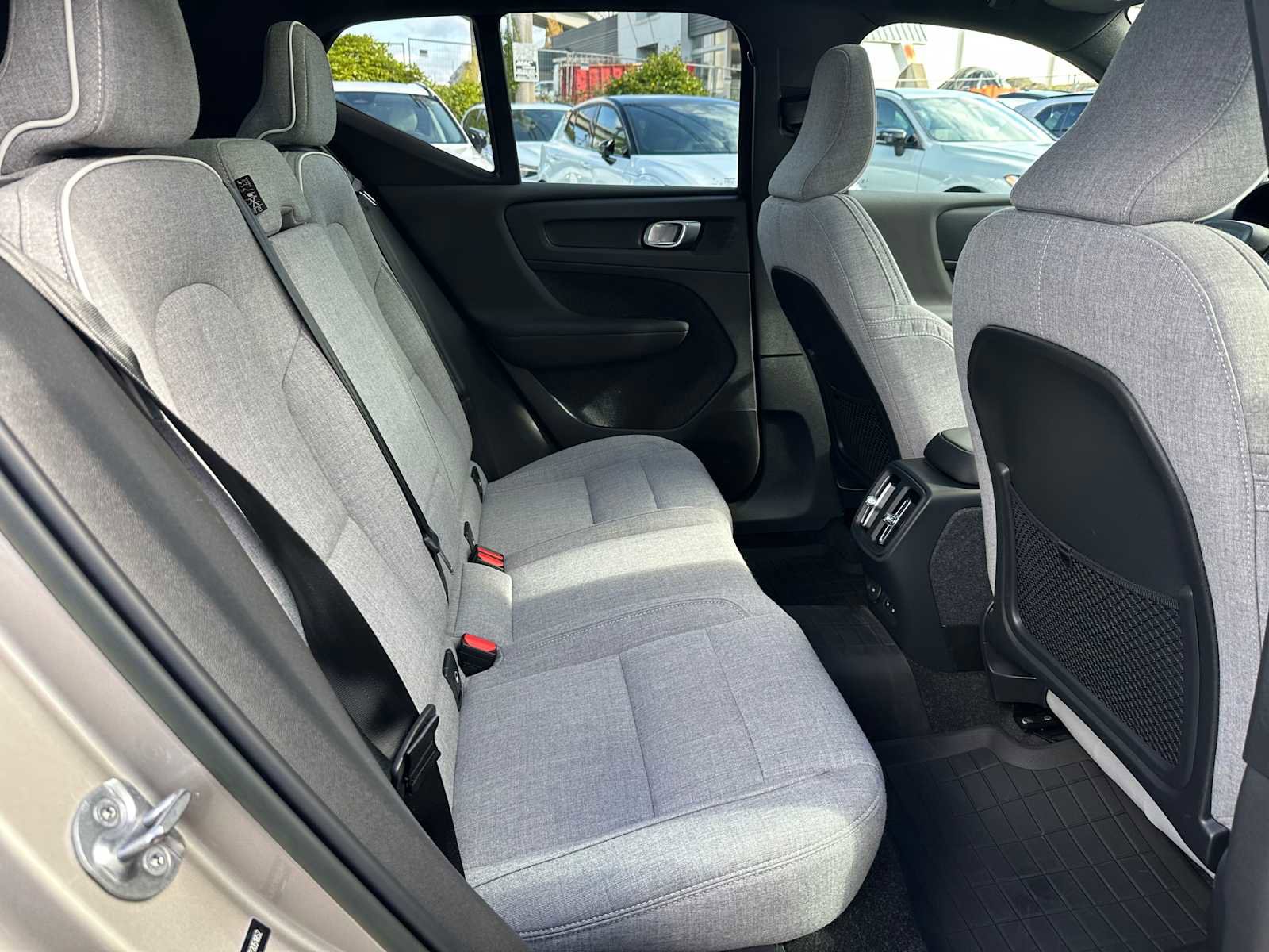 Used 2023 Volvo XC40 Recharge Ultimate image 12