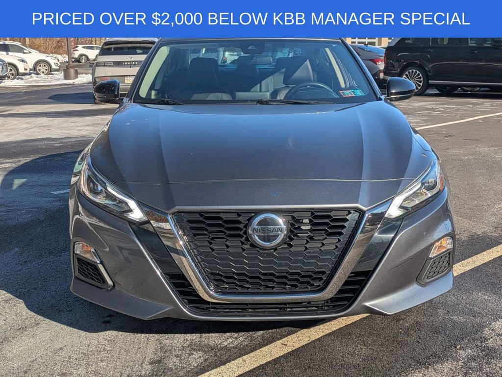 Used 2022 Nissan Altima 2.5 SR image 2