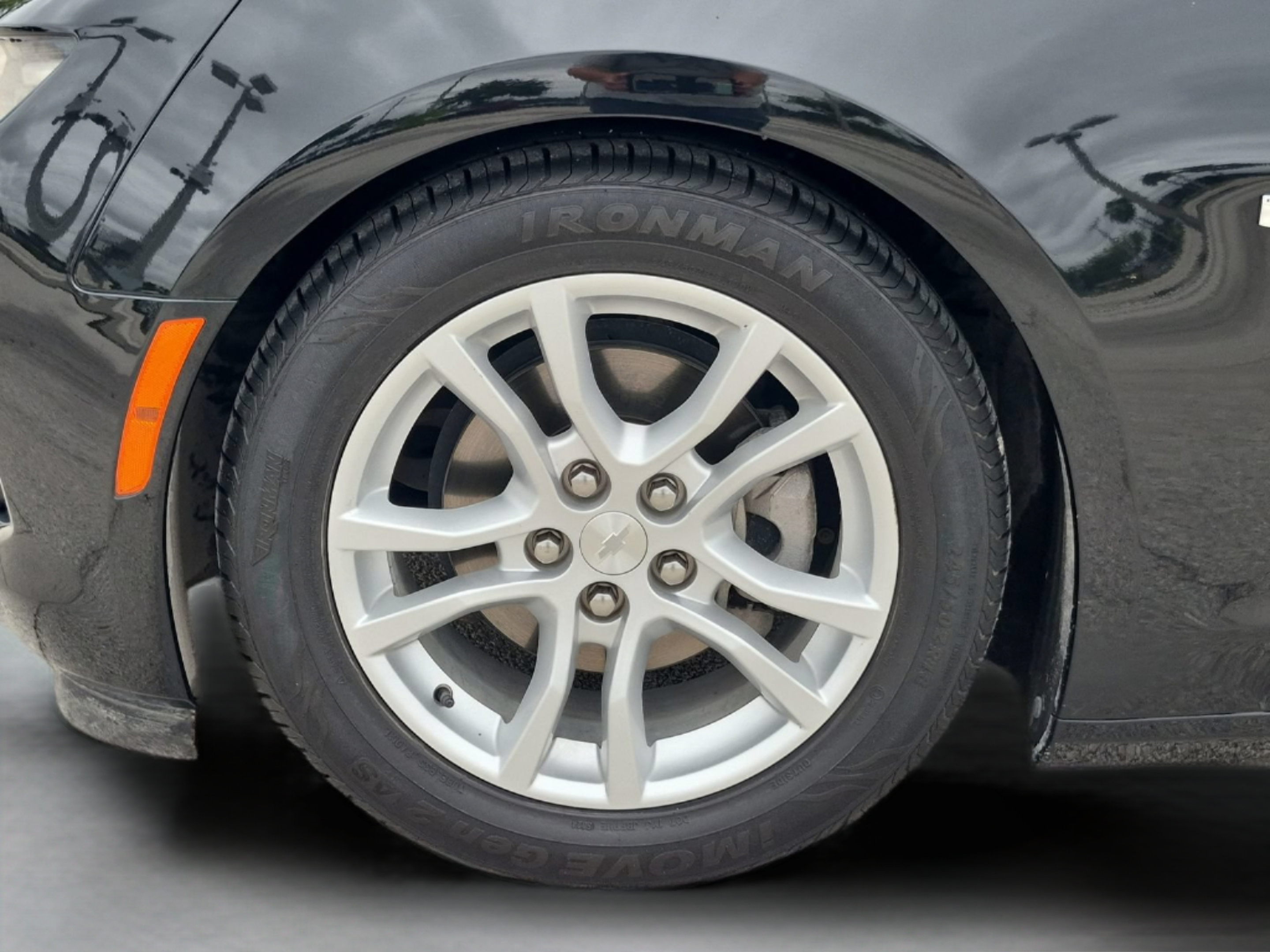 Used 2019 Chevrolet Camaro LT RWD image 28