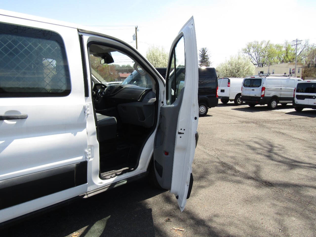 Used 2019 Ford Transit 250 148 Low Roof RWD image 22