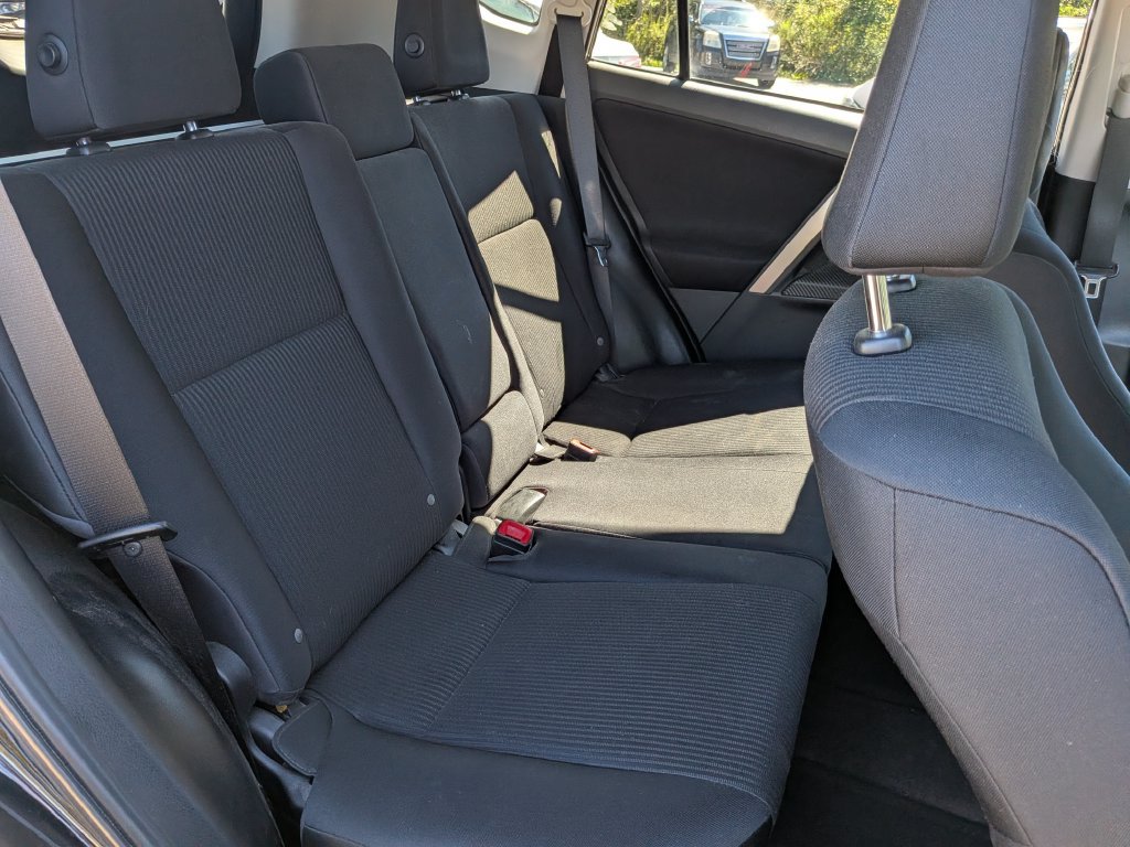 Used 2014 Toyota RAV4 LE FWD image 20