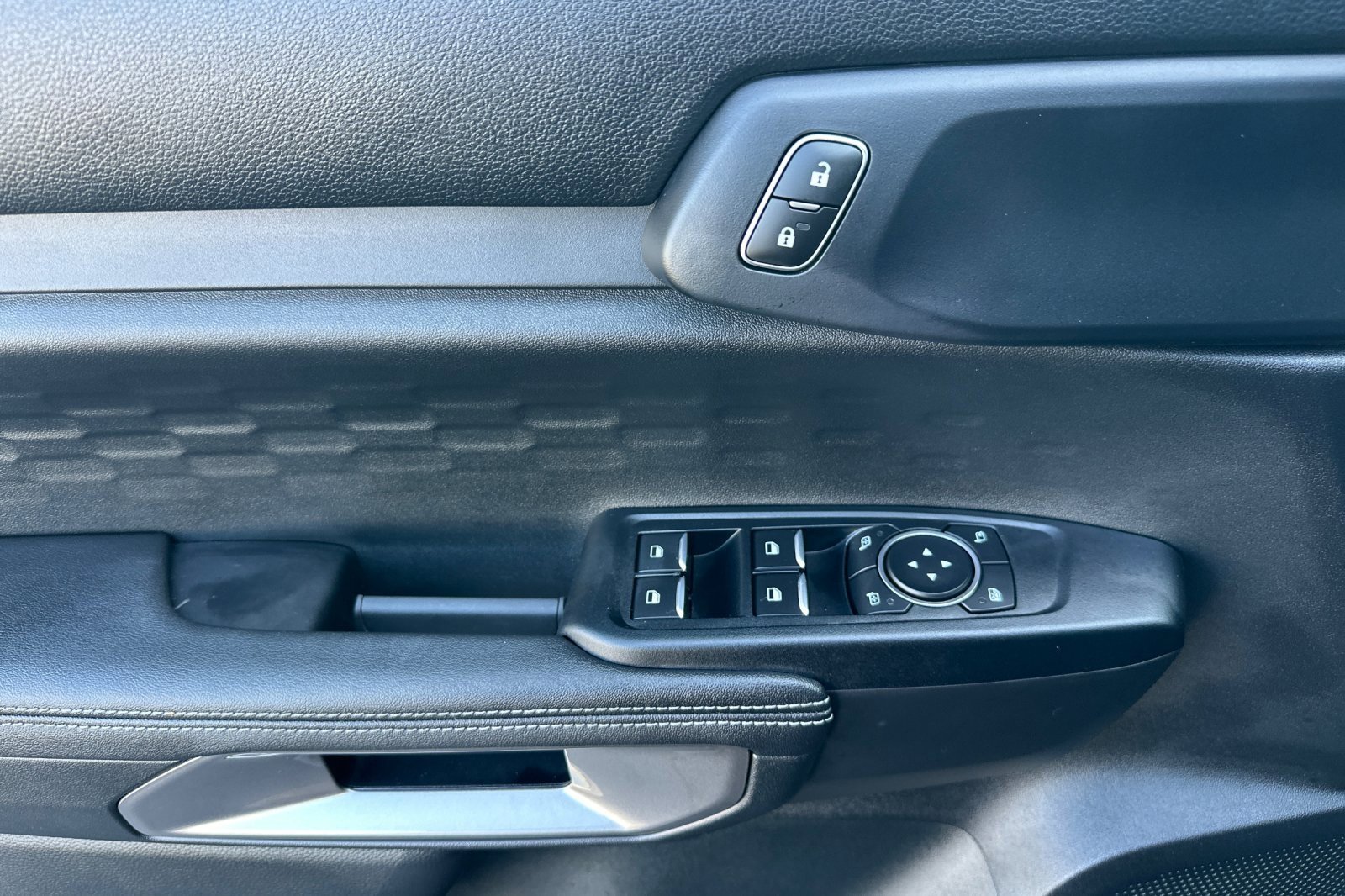 New 2025 Ford Ranger XLT w/ Equipment Group 301A High image 11