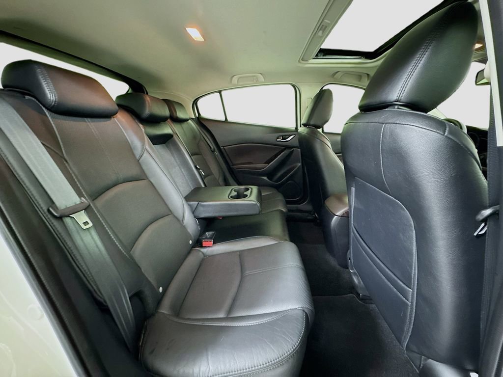 Used 2018 MAZDA MAZDA3 Grand Touring w/ Premium Equipment Package image 23