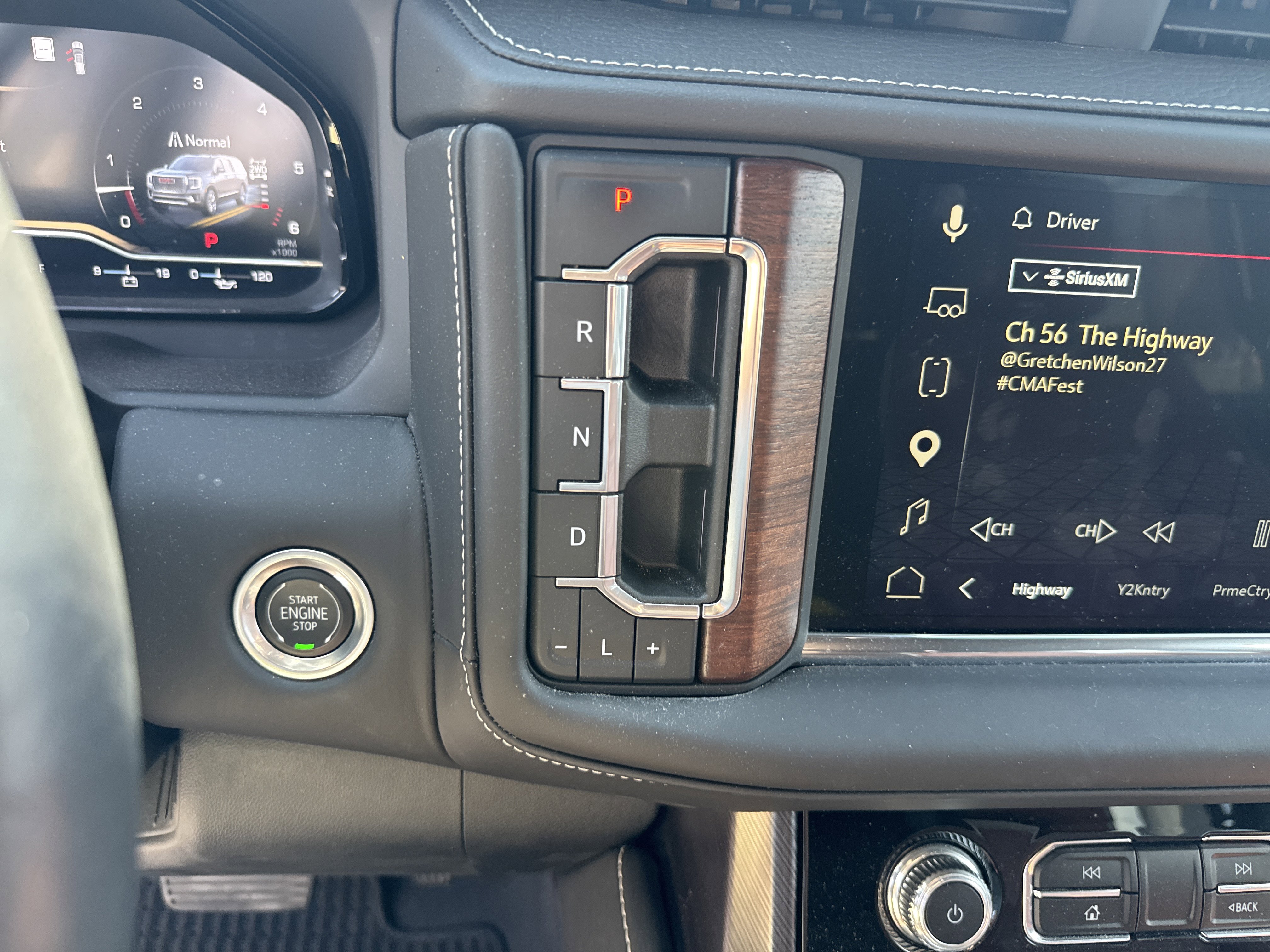 Used 2023 GMC Yukon Denali Ultimate AWD/4WD image 25