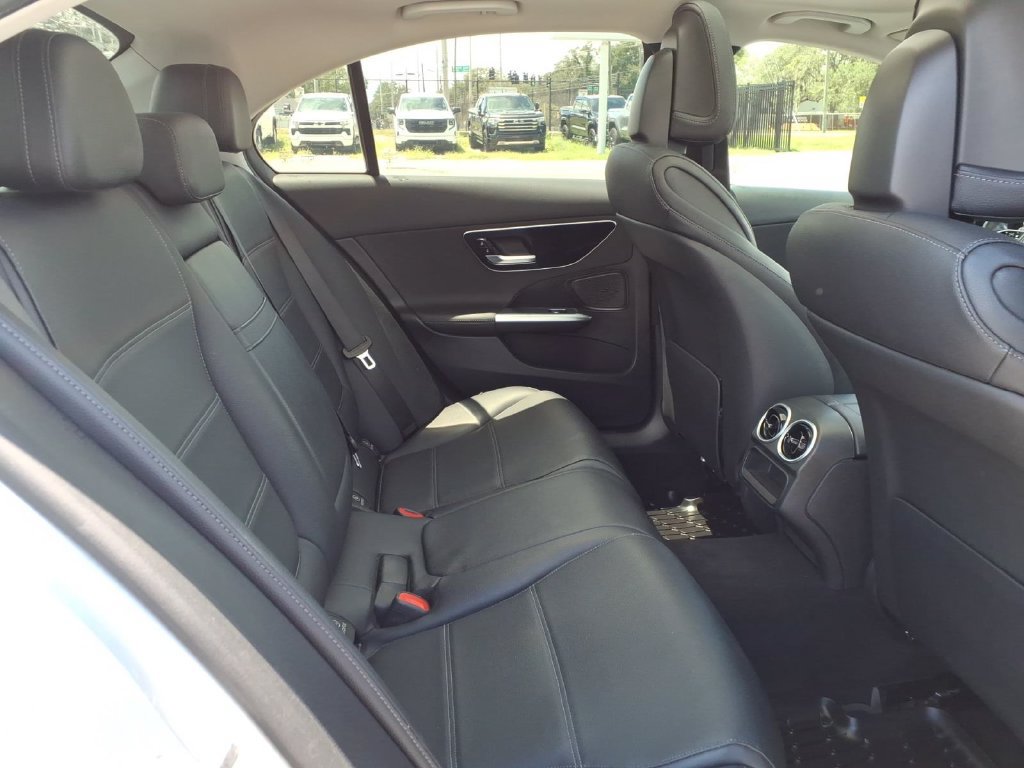 Used 2023 Mercedes-Benz C 300 4MATIC Sedan image 16