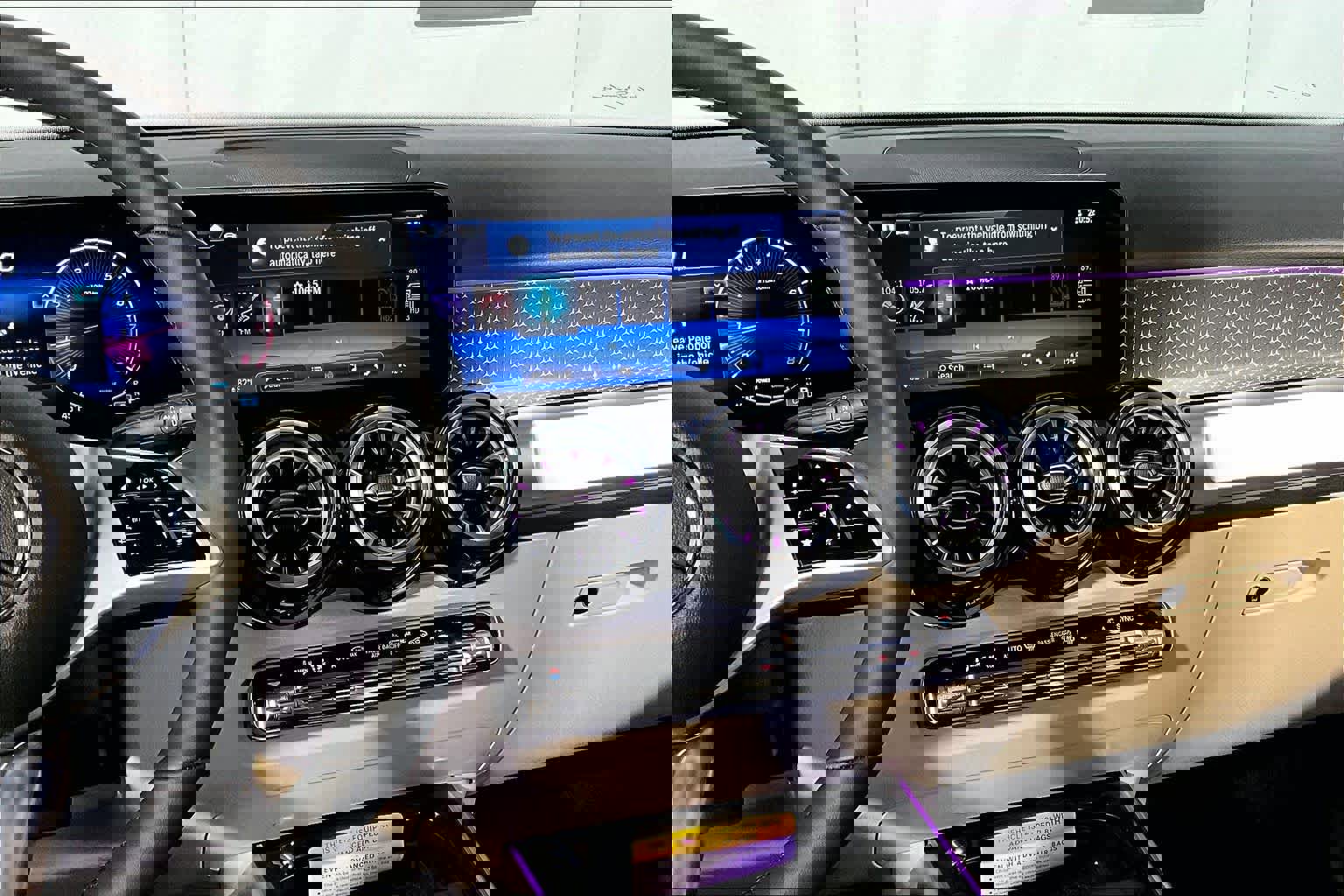 New 2026 Mercedes-Benz GLB 250 4MATIC image 8