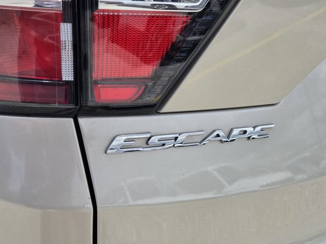 Used 2017 Ford Escape Titanium FWD image 13