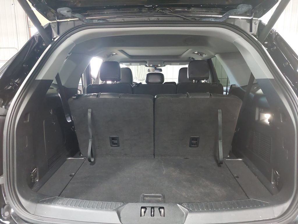 Used 2022 Ford Explorer XLT w/ Equipment Group 202A AWD/4WD image 13