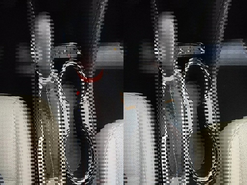 Used 2021 Buick Encore GX Select image 17