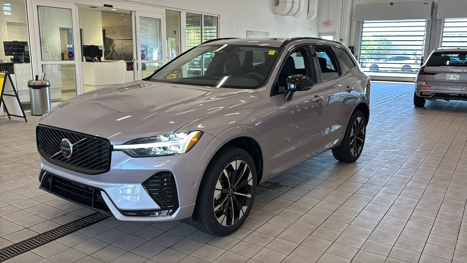 New 2026 Volvo XC60 B5 Plus w/ Protection Package Premier AWD/4WD image 9