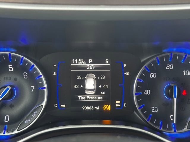 Certified 2022 Chrysler Voyager LX FWD image 28