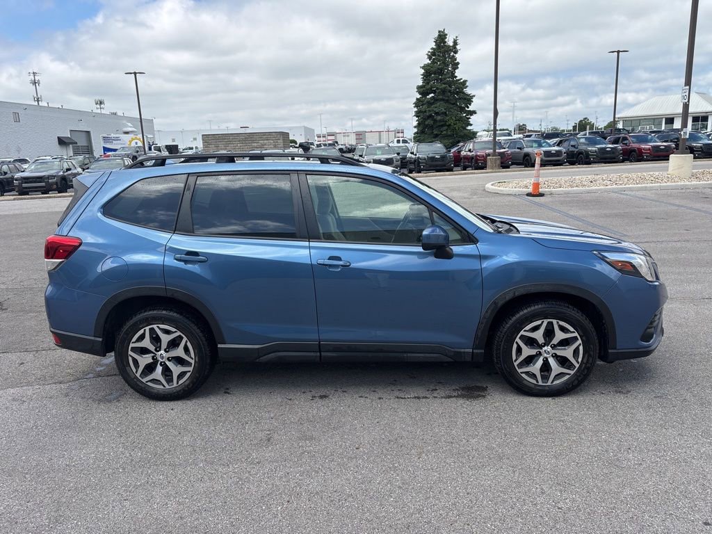 Certified 2023 Subaru Forester Premium AWD/4WD image 2
