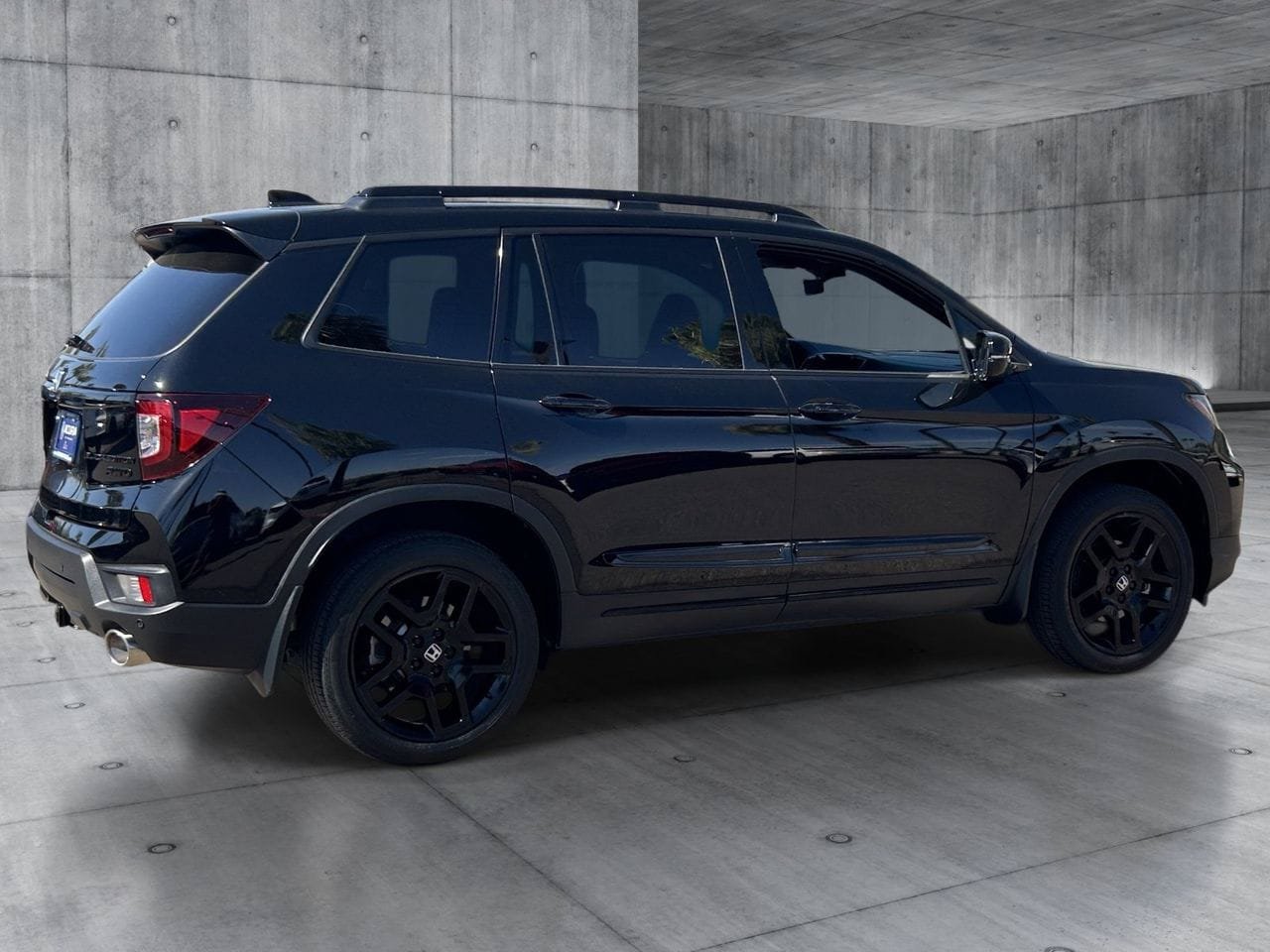 Used 2025 Honda Passport Black Edition image 5