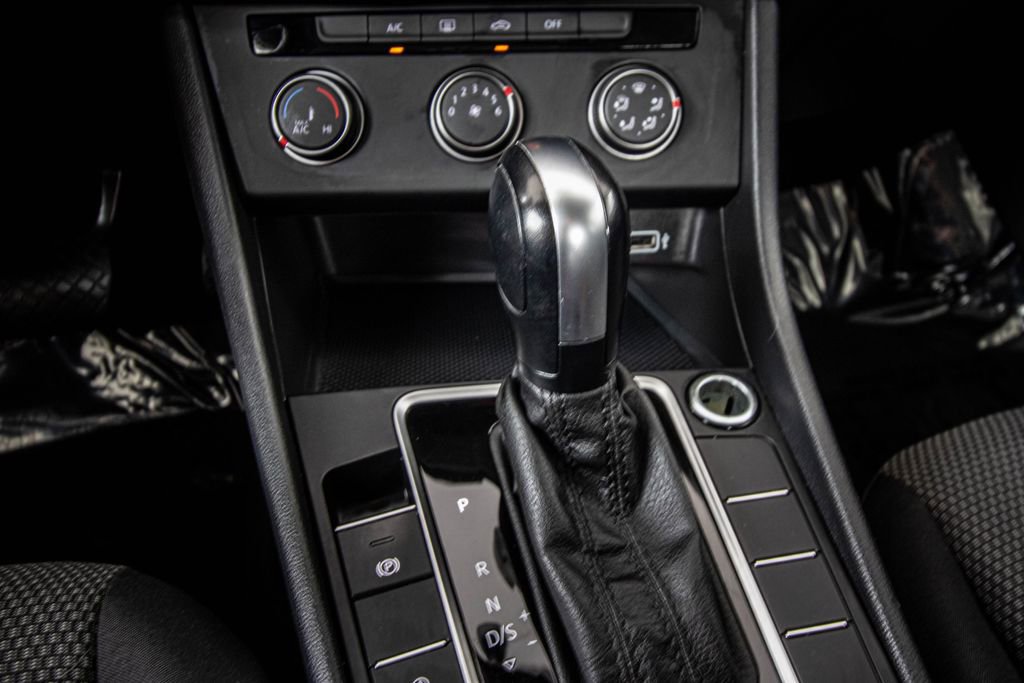 Used 2019 Volkswagen Jetta S FWD image 32