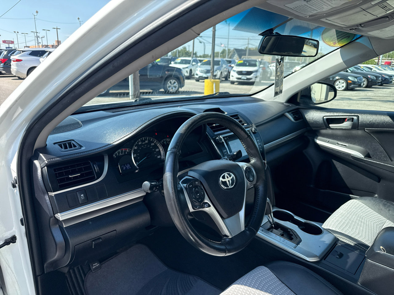 Used 2014 Toyota Camry SE image 8