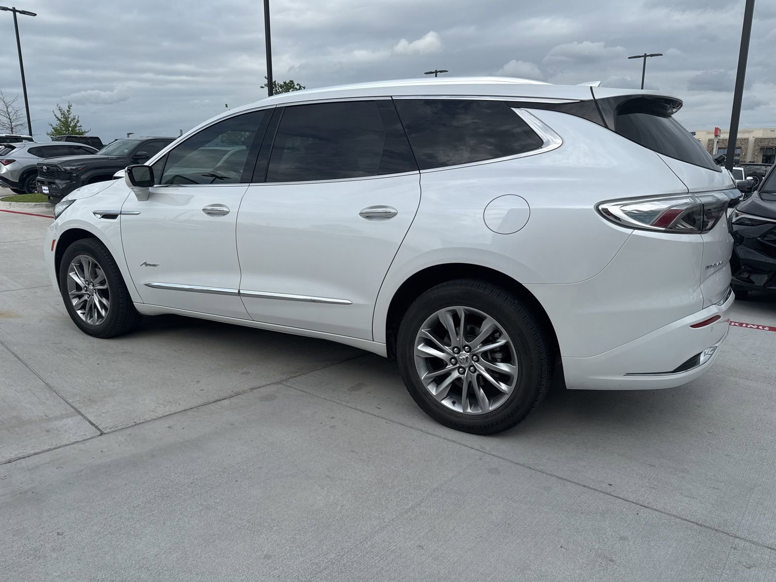 Used 2023 Buick Enclave Avenir w/ Avenir Technology Package image 3
