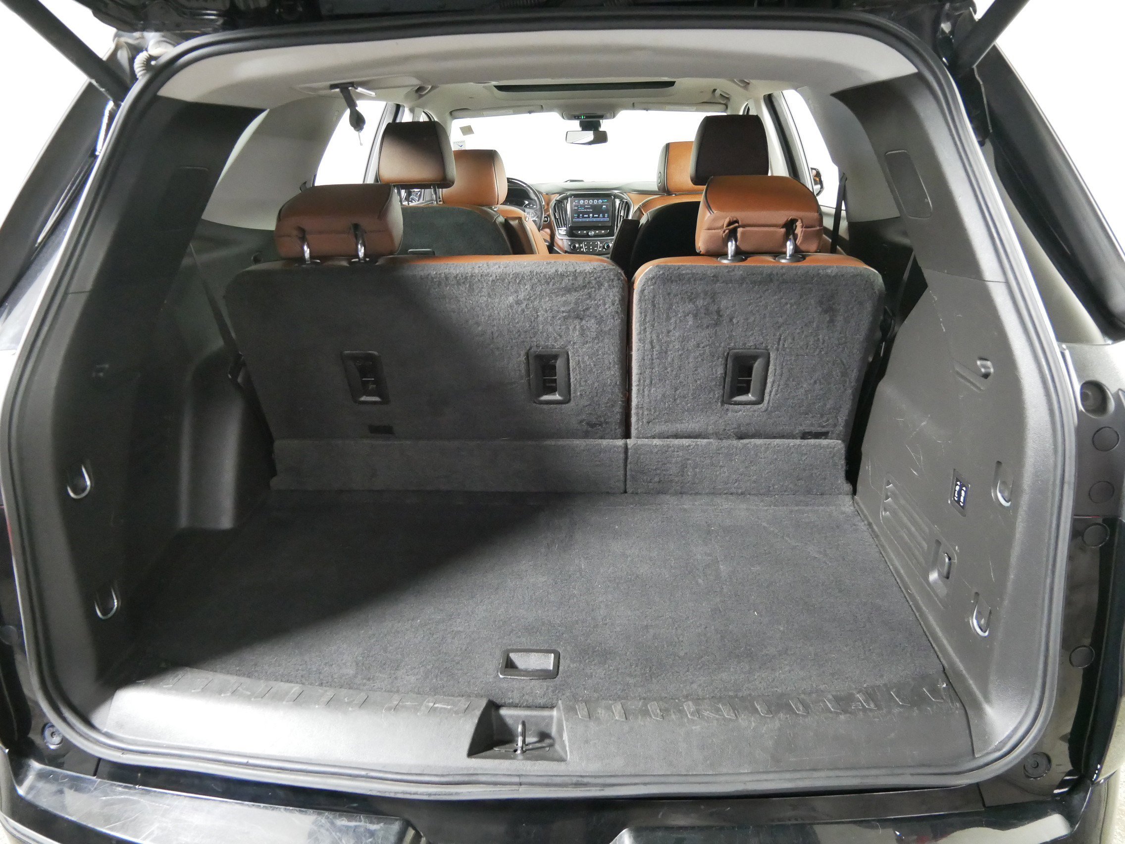 Used 2019 Chevrolet Traverse High Country w/ LPO, Floor Liner Package image 18