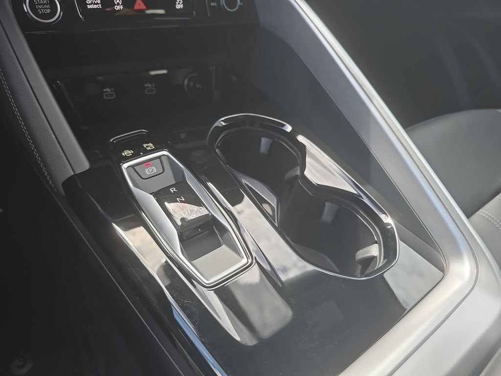 Certified 2025 Audi Q5 Premium w/ Convenience Package AWD/4WD image 17