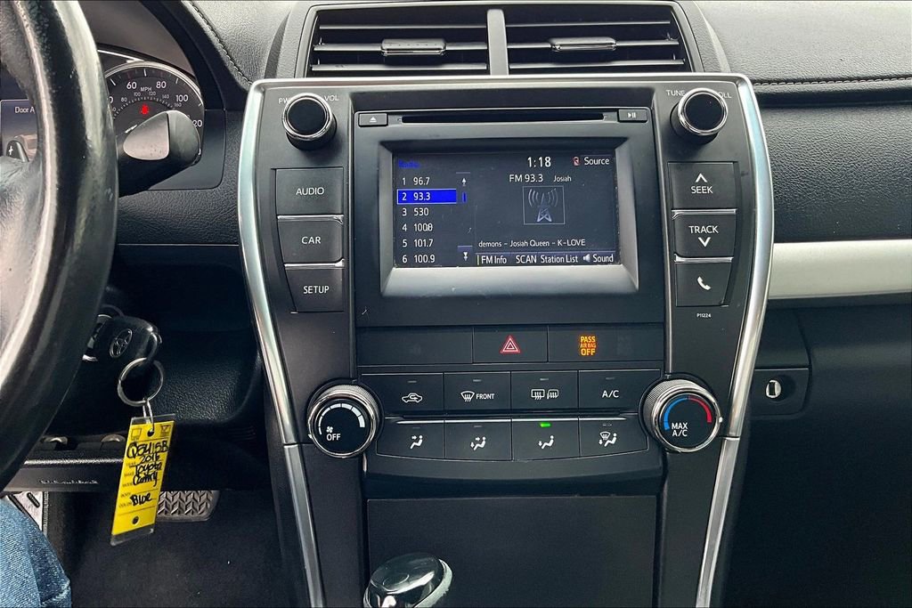 Used 2016 Toyota Camry SE FWD image 30