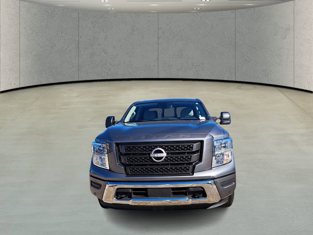 Used 2024 Nissan Titan SV w/ SV Convenience Package image 2