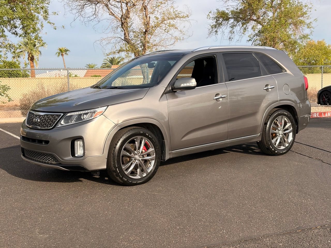 Used 2014 Kia Sorento SX FWD image 2