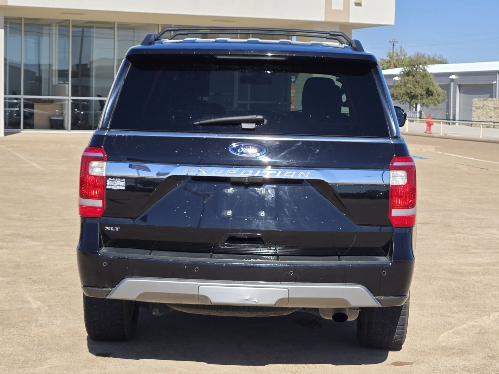 Used 2021 Ford Expedition XLT image 6
