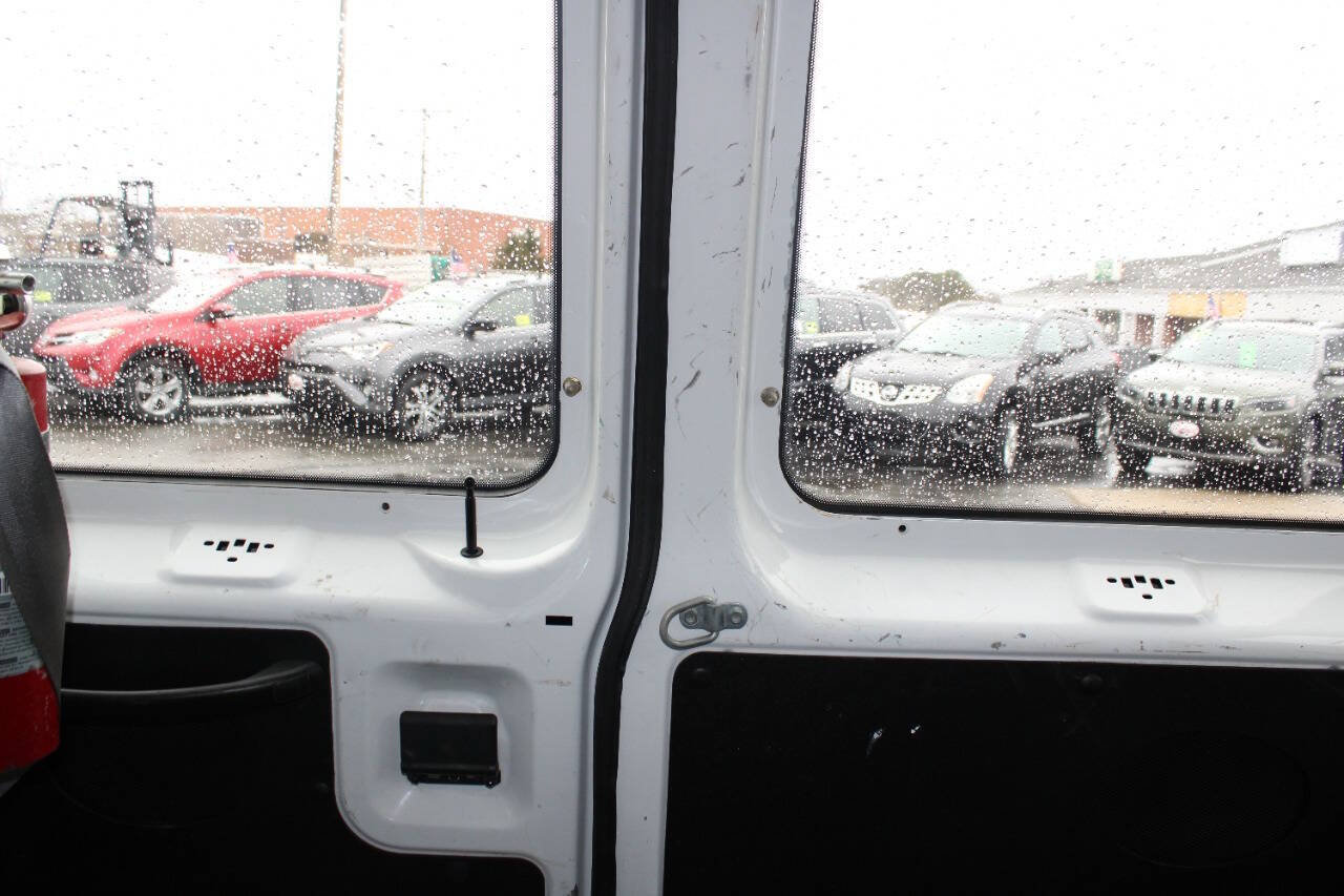 Used 2003 Ford E-350 and Econoline 350 XL RWD image 20