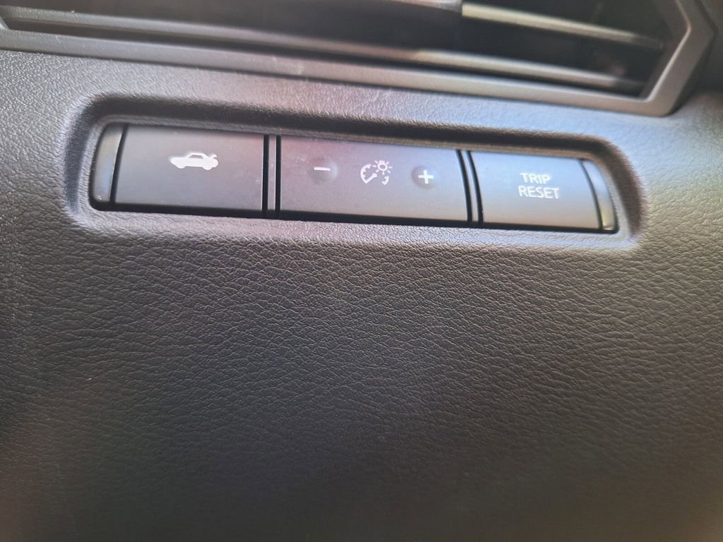 Used 2025 Nissan Altima 2.5 SR image 11