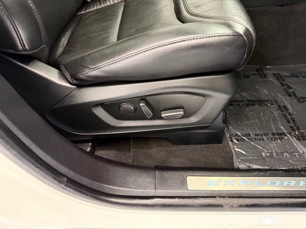 Used 2022 Ford Explorer Platinum w/ Equipment Group 601A AWD/4WD image 25
