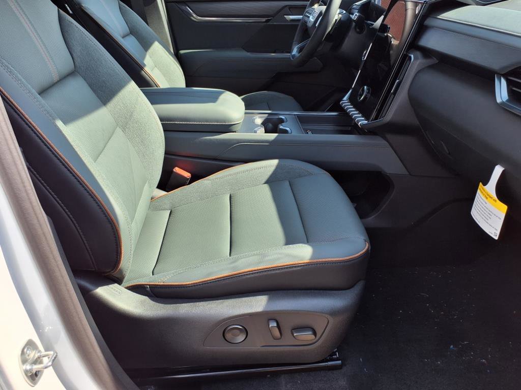 New 2025 GMC Acadia AT4 w/ LPO, All-Weather Package image 7