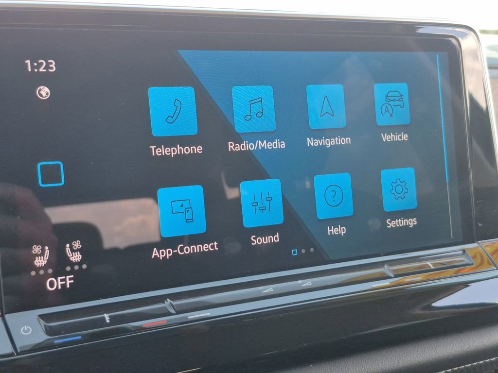 Used 2024 Volkswagen Atlas SE image 21