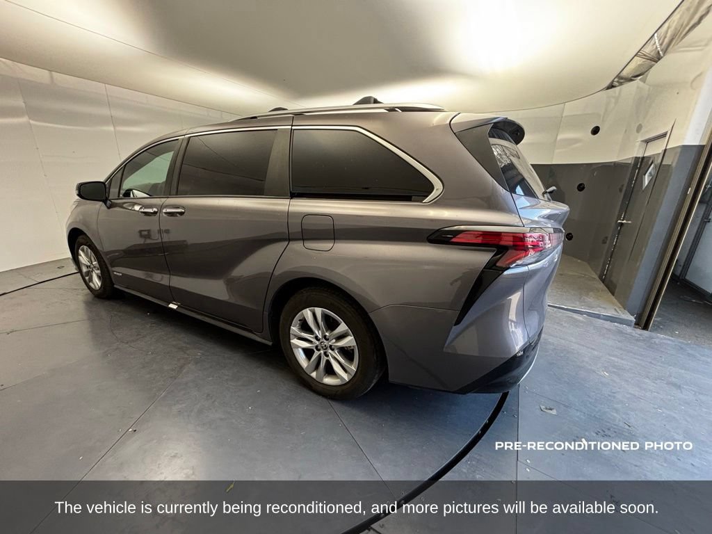 Used 2021 Toyota Sienna Limited FWD image 9