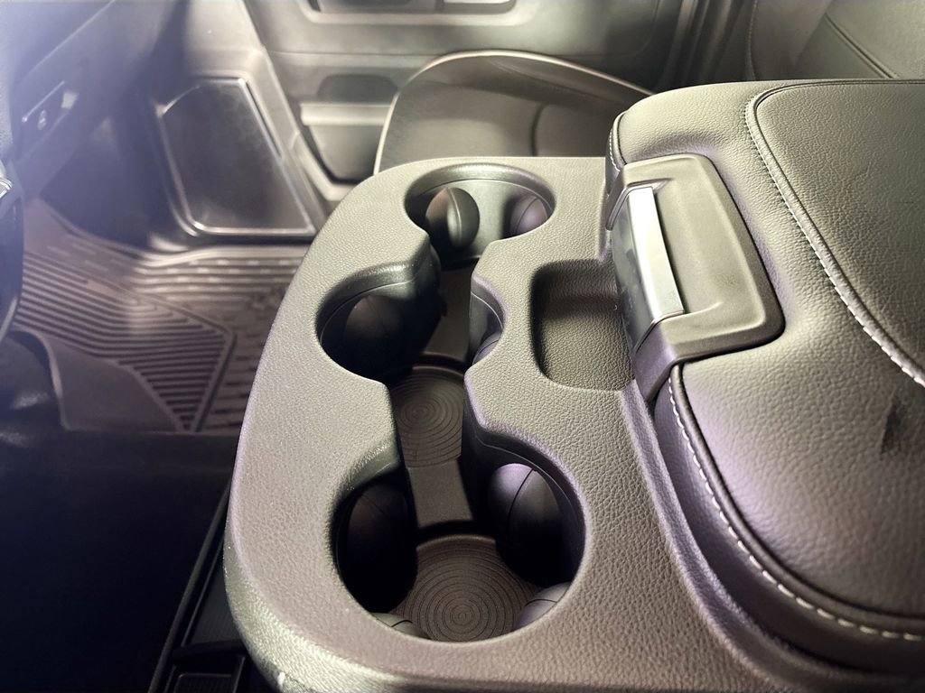 New 2026 RAM 2500 Laramie AWD/4WD image 15