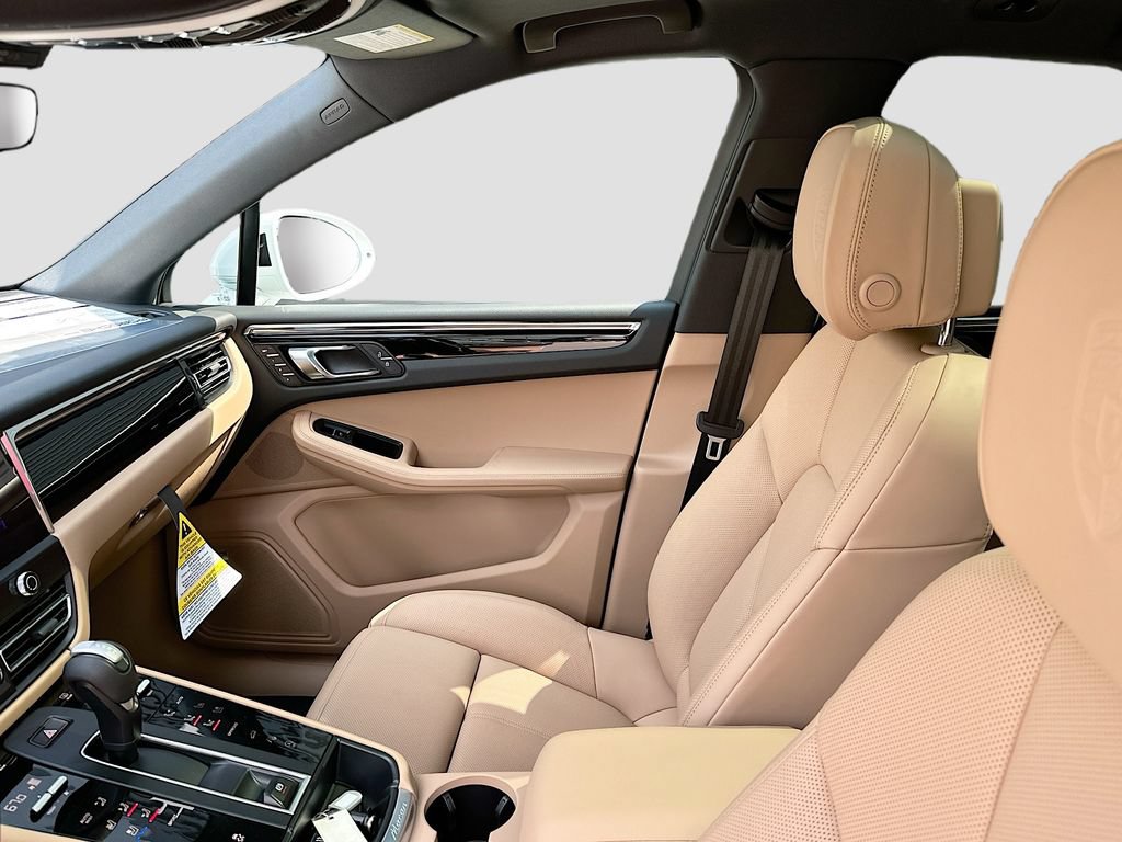 New 2026 Porsche Macan AWD/4WD image 26
